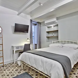 https://chateau-la-vallette-st-elmo-suite.hotelssaintjulians.com